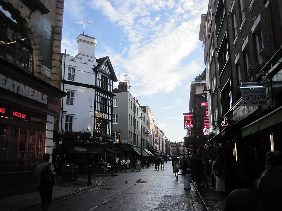 I. Camisa & Son, Londen